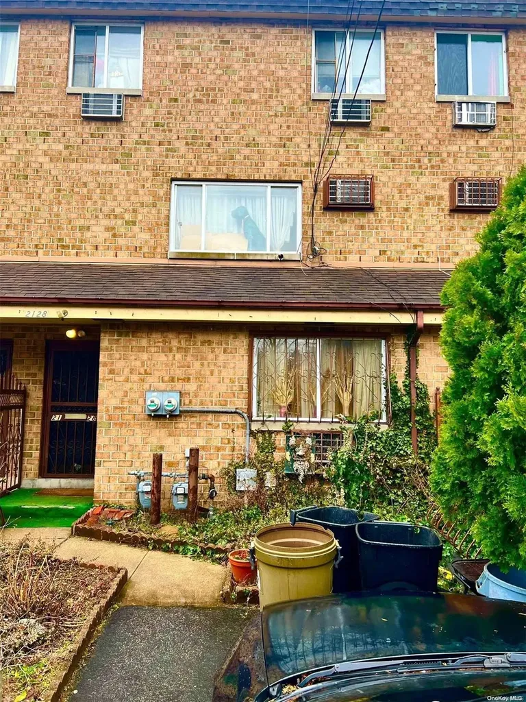 2128 Aqueduct Avenue Bronx NY 10453