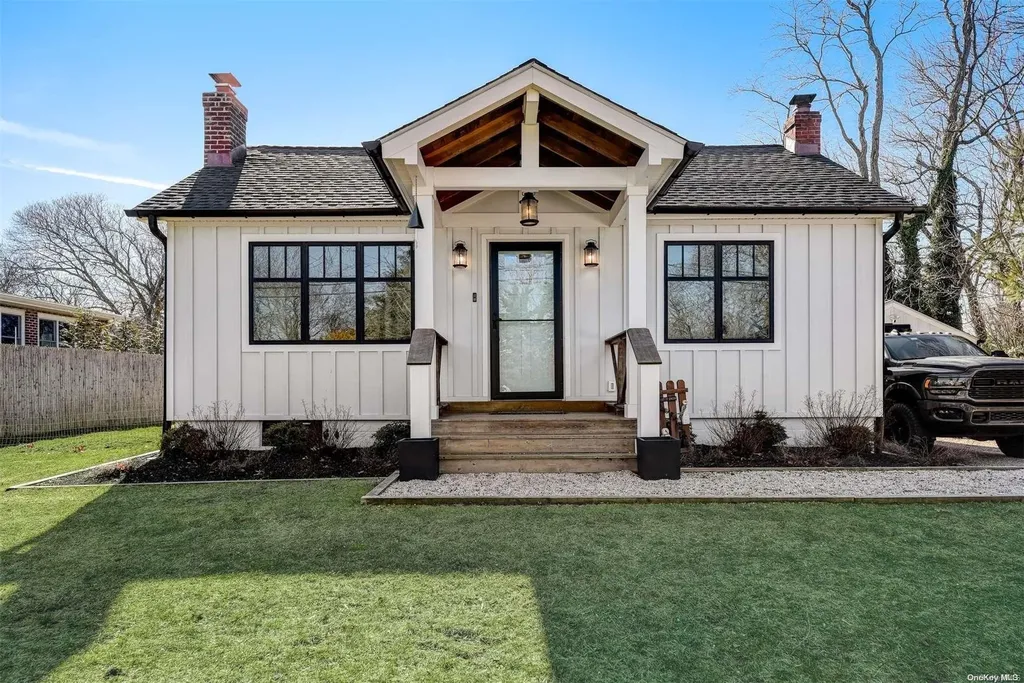 26 Hallock Lane Rocky Point NY 11778