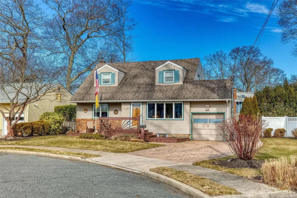 1829 Aetna Place Merrick NY 11566