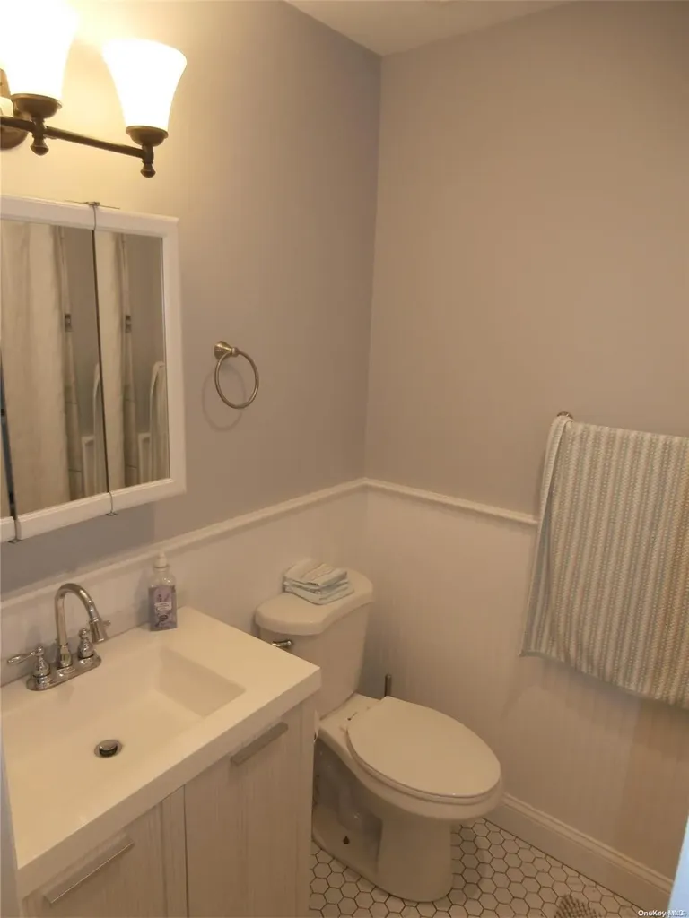 1895 Mary's Road Mattituck NY 11952