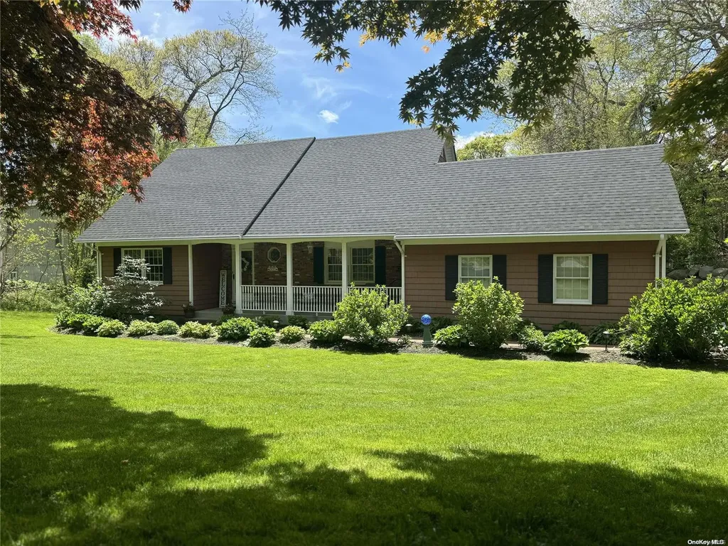 52 Linda Lane W Riverhead NY 11901