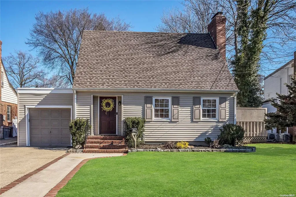 11 Webster Street Lynbrook NY 11563