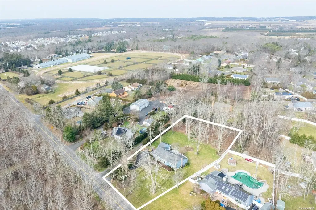 1198 Middle Road Riverhead NY 11901