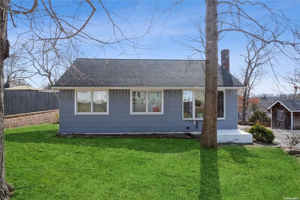 6 Violet Road Rocky Point NY 11778