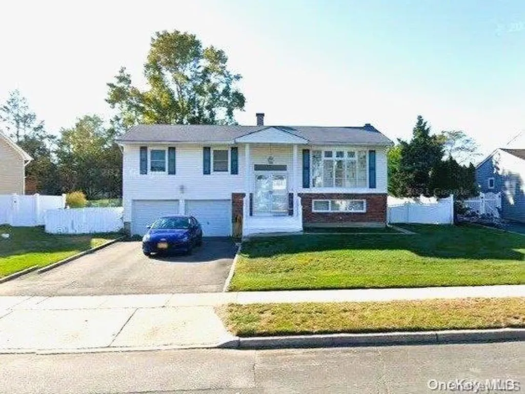 90 Ashland Drive Kings Park NY 11754