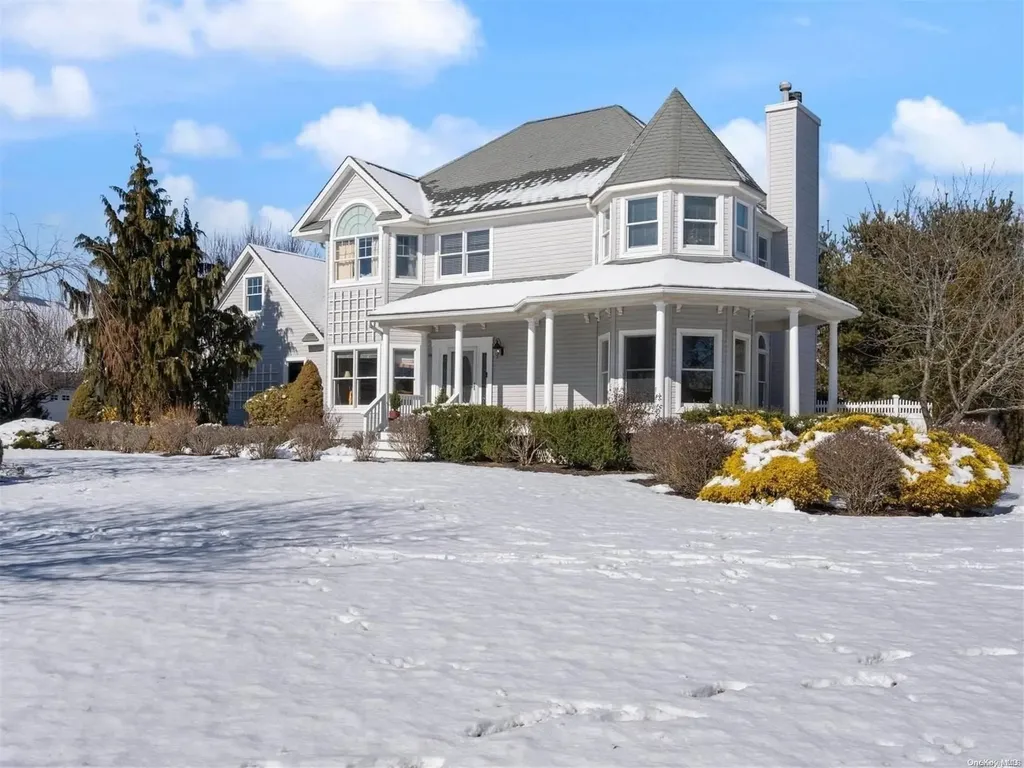 15 Kingfish Court Riverhead NY 11901