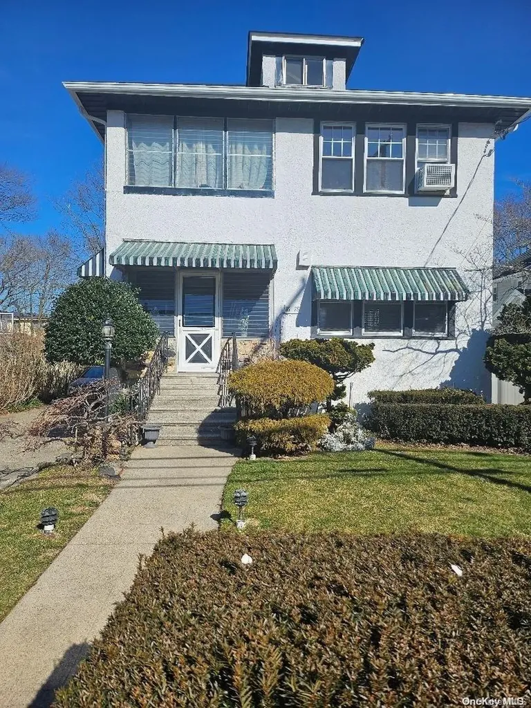 78 Brower Avenue Woodmere NY 11598