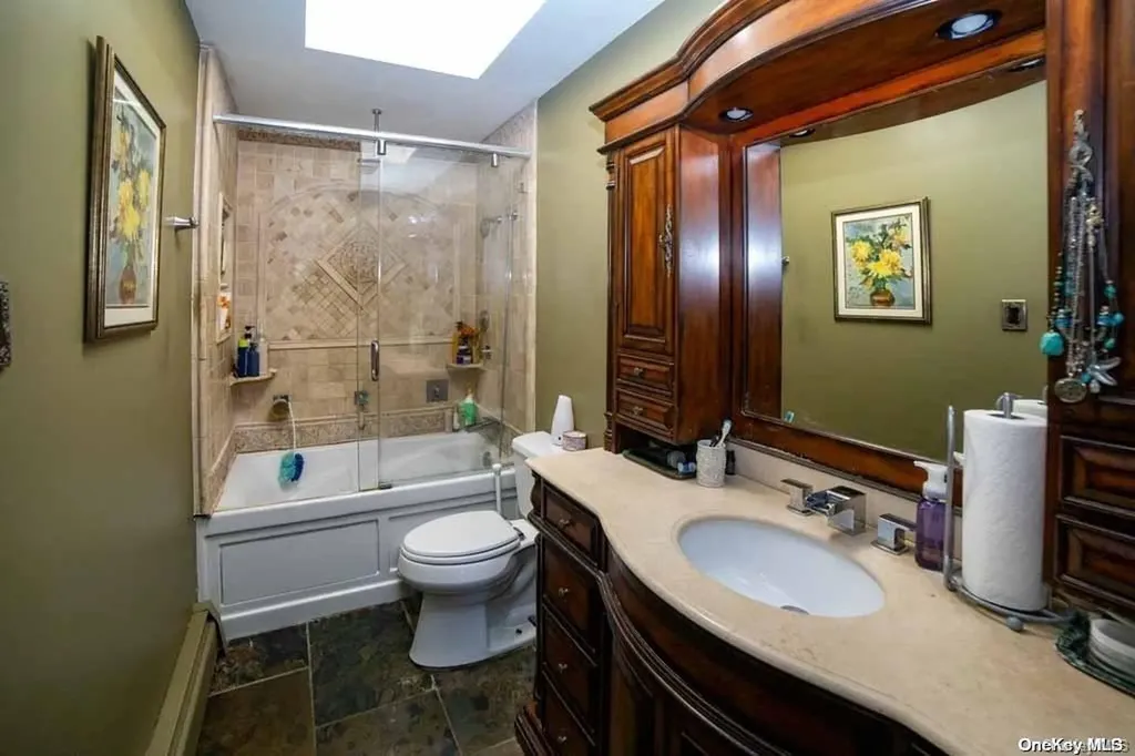 720-b Clarence Avenue Bronx NY 10465
