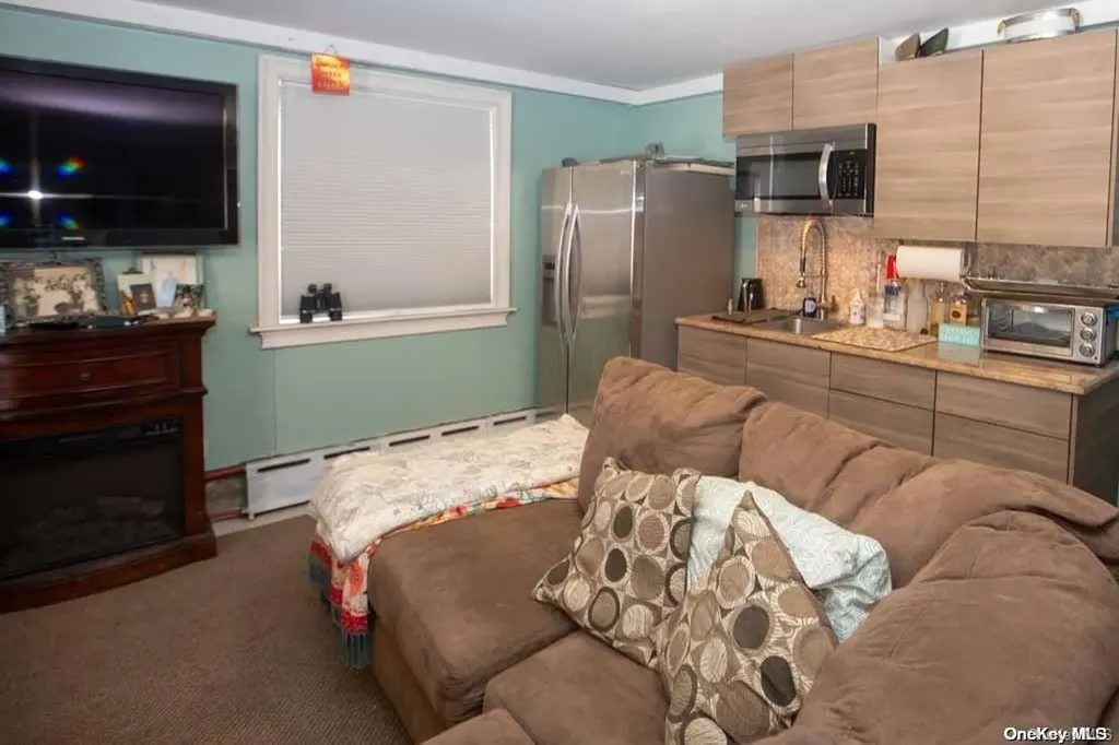 720-b Clarence Avenue Bronx NY 10465