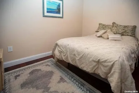 720-b Clarence Avenue Bronx NY 10465