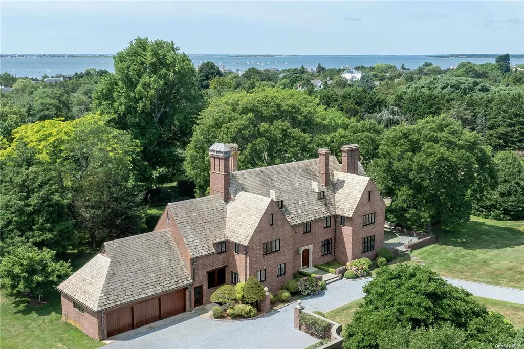 16 Tuthill Lane Remsenburg NY 11960