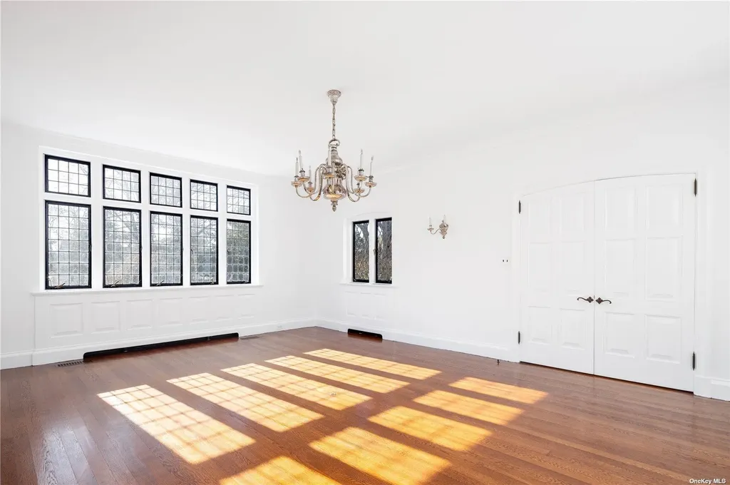 16 Tuthill Lane Remsenburg NY 11960