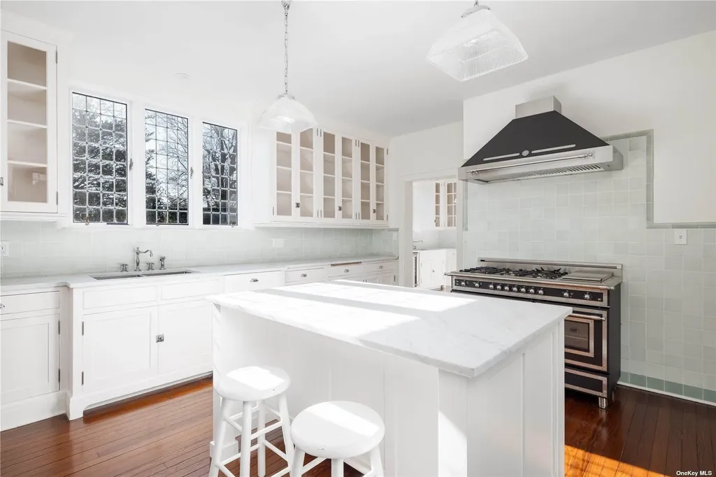 16 Tuthill Lane Remsenburg NY 11960