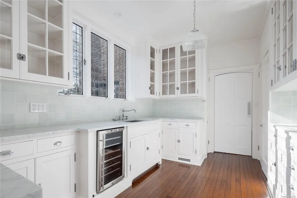 16 Tuthill Lane Remsenburg NY 11960