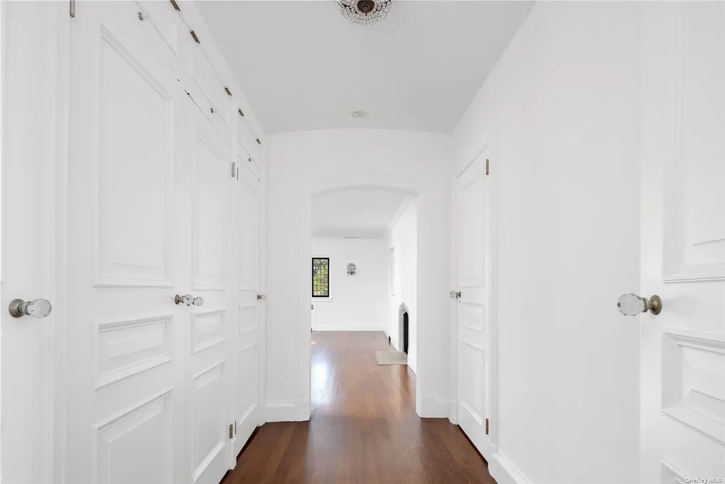16 Tuthill Lane Remsenburg NY 11960