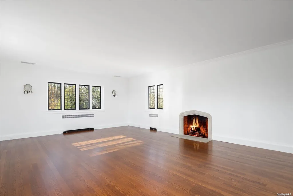 16 Tuthill Lane Remsenburg NY 11960