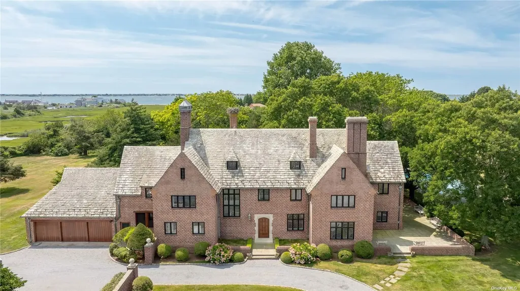 16 Tuthill Lane Remsenburg NY 11960