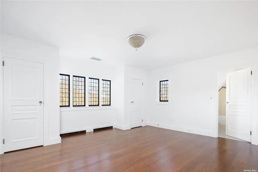 16 Tuthill Lane Remsenburg NY 11960