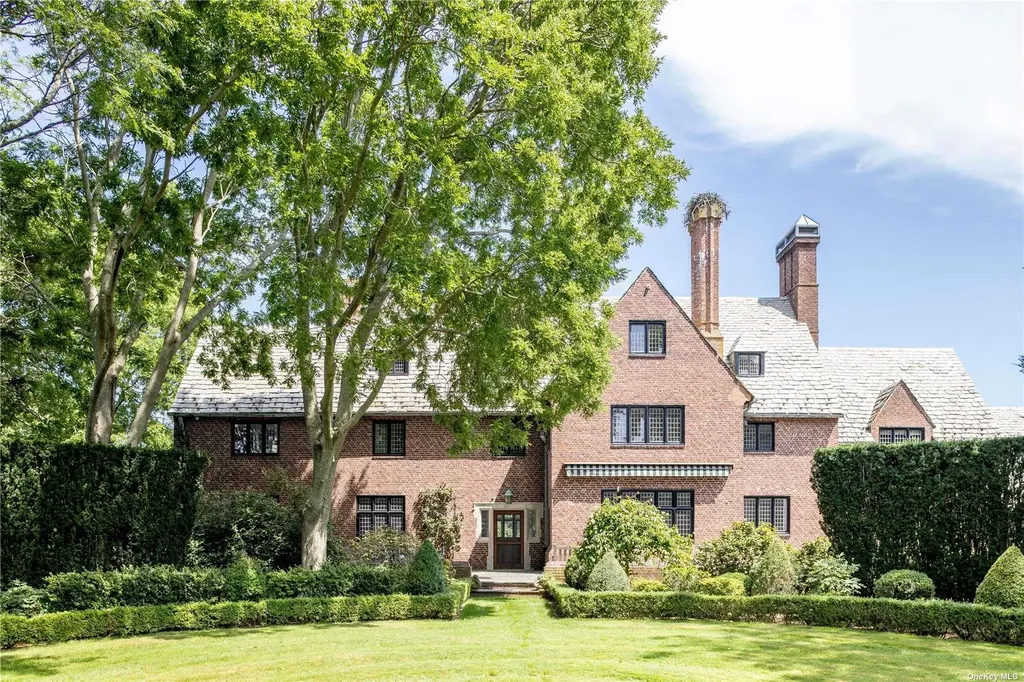 16 Tuthill Lane Remsenburg NY 11960