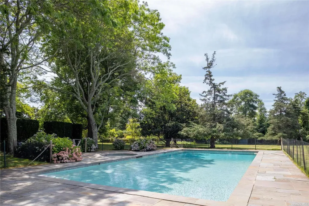 16 Tuthill Lane Remsenburg NY 11960