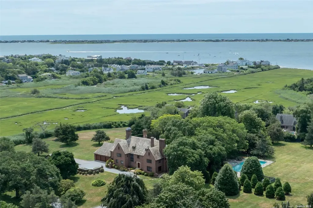 16 Tuthill Lane Remsenburg NY 11960