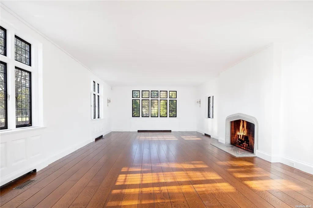 16 Tuthill Lane Remsenburg NY 11960