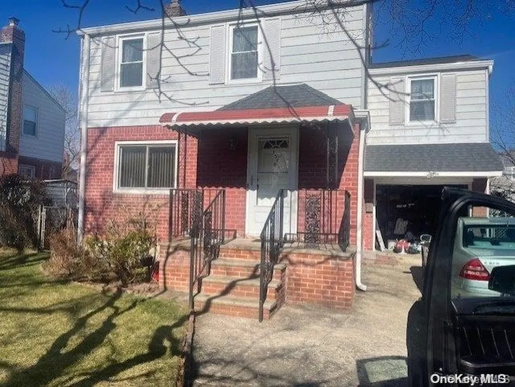 154 Fallon Avenue Elmont NY 11003