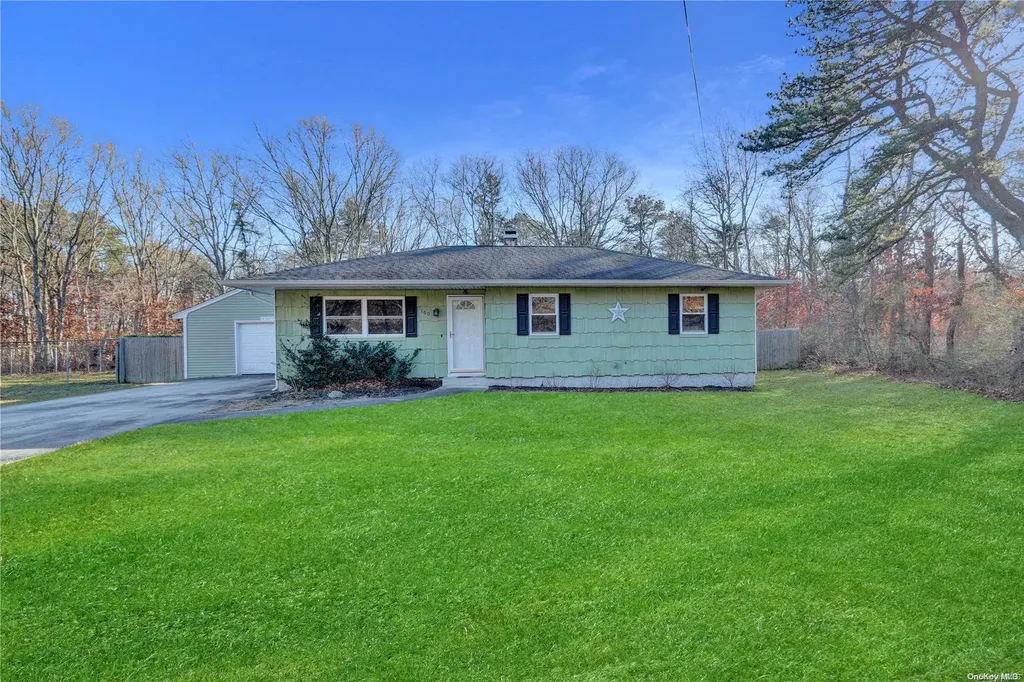 160 Patchogue Avenue East Patchogue NY 11772