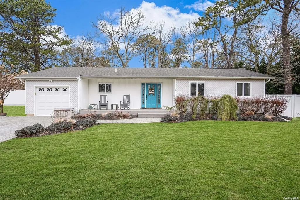 21 Akron Place Shoreham NY 11786