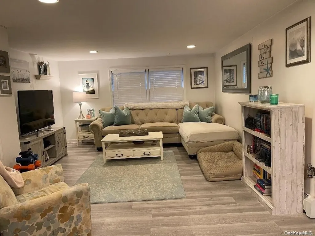 375 E Pine Street Long Beach NY 11561