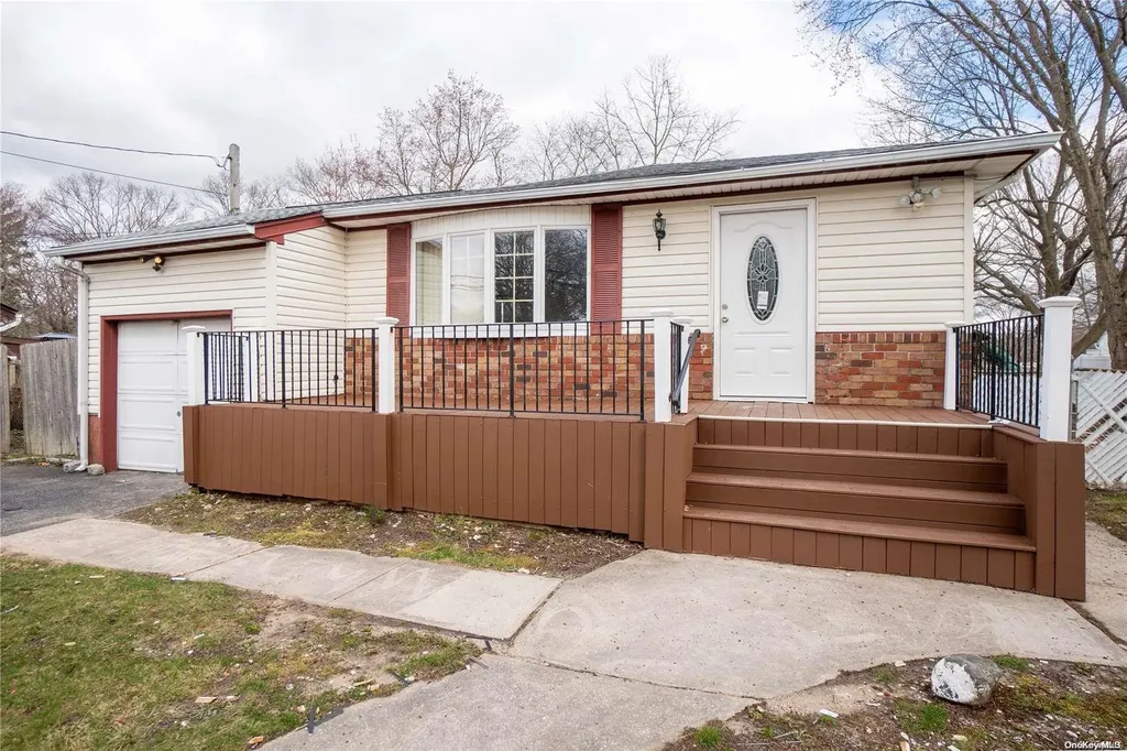 1127a Bay Shore Avenue Bay Shore NY 11706