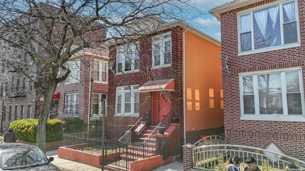 284 E 53rd Street Brooklyn NY 11203
