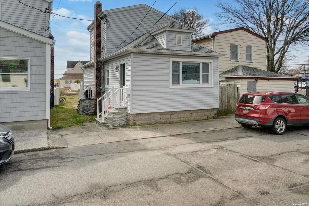 14 E 9th Road Broad Channel NY 11693