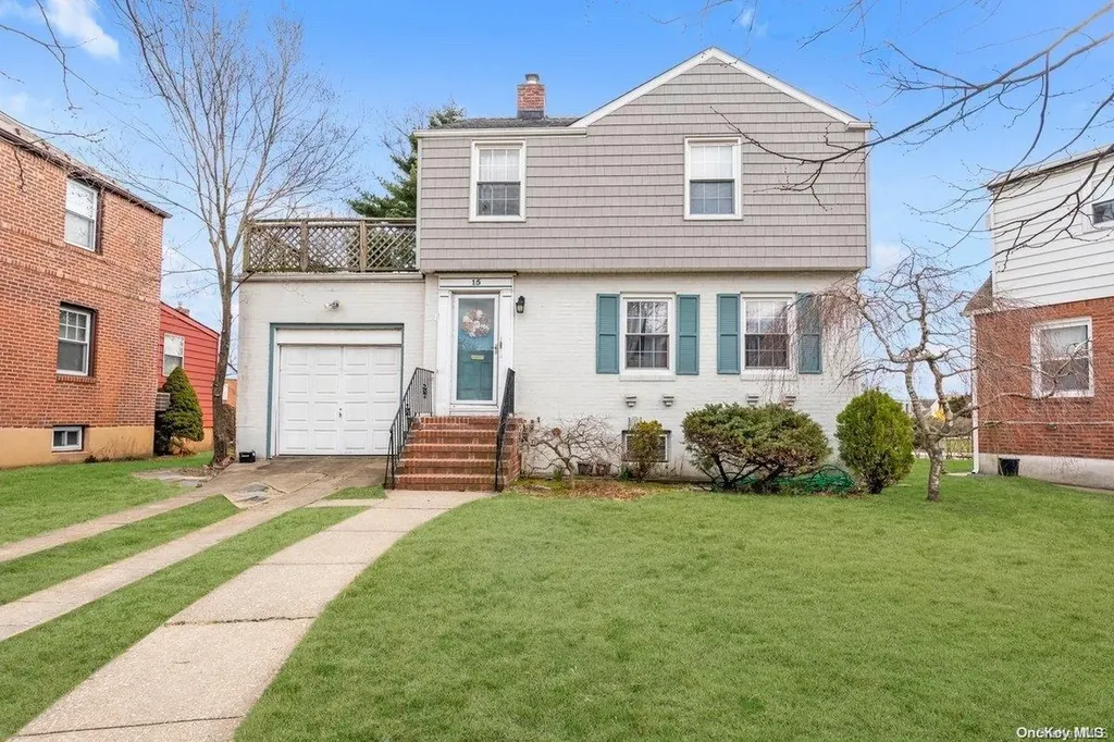 15 Elderberry Lane Valley Stream NY 11581