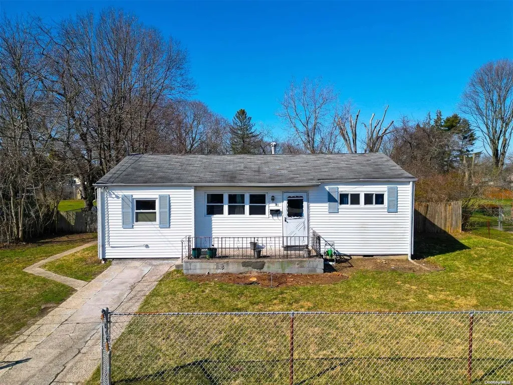 41 20th Avenue Bay Shore NY 11706