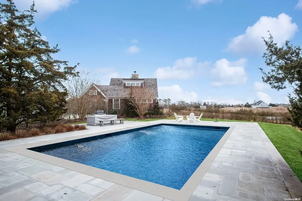 18 Pleasant Avenue Westhampton NY 11977