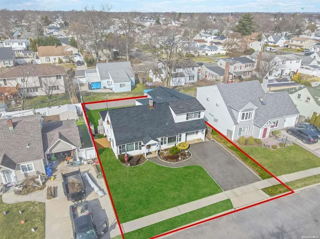 18 Daisy Lane Levittown NY 11756
