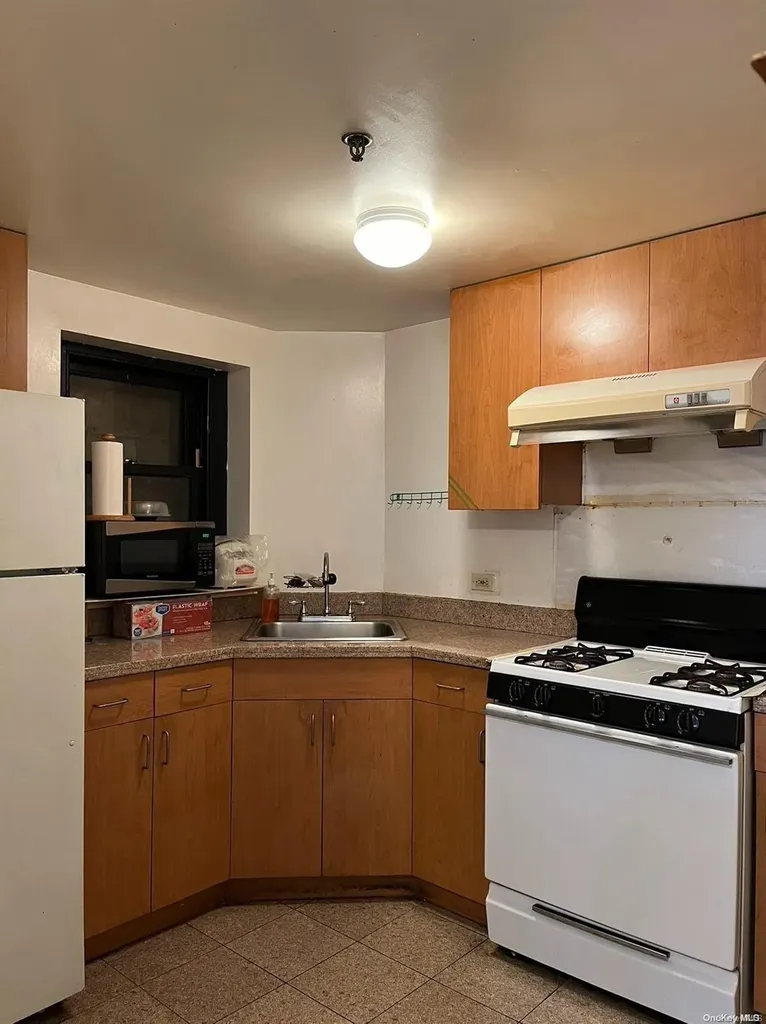 132-59 41st Road Flushing NY 11355