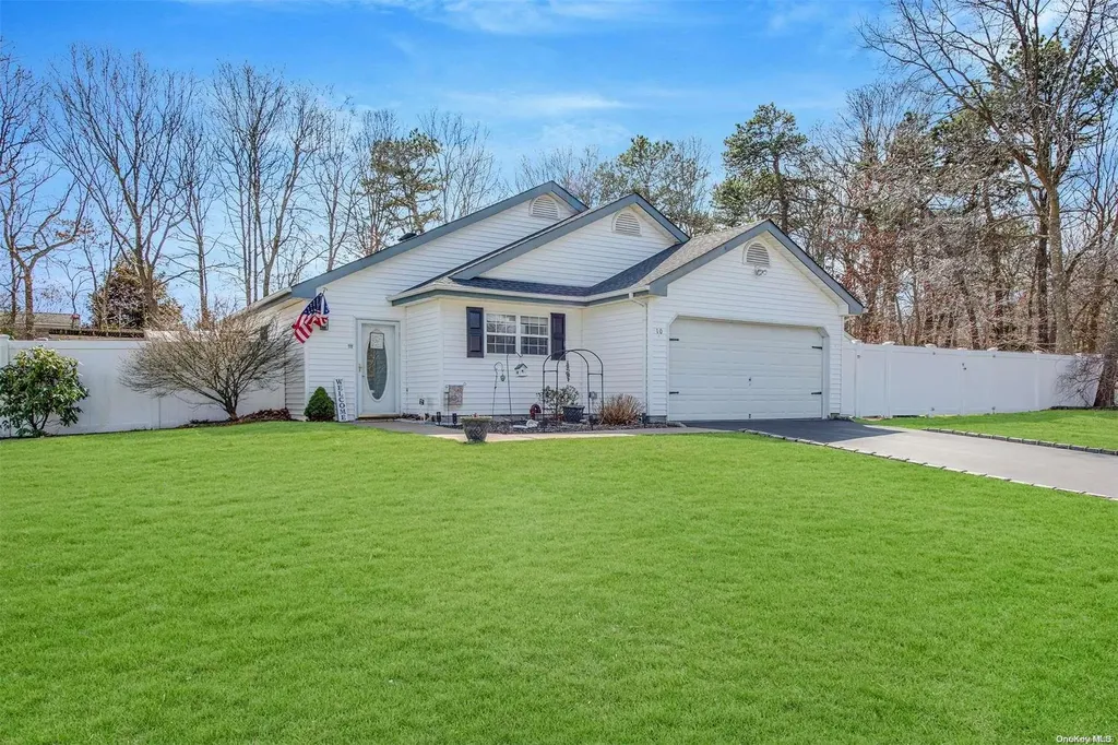 10 Blair Drive Coram NY 11727