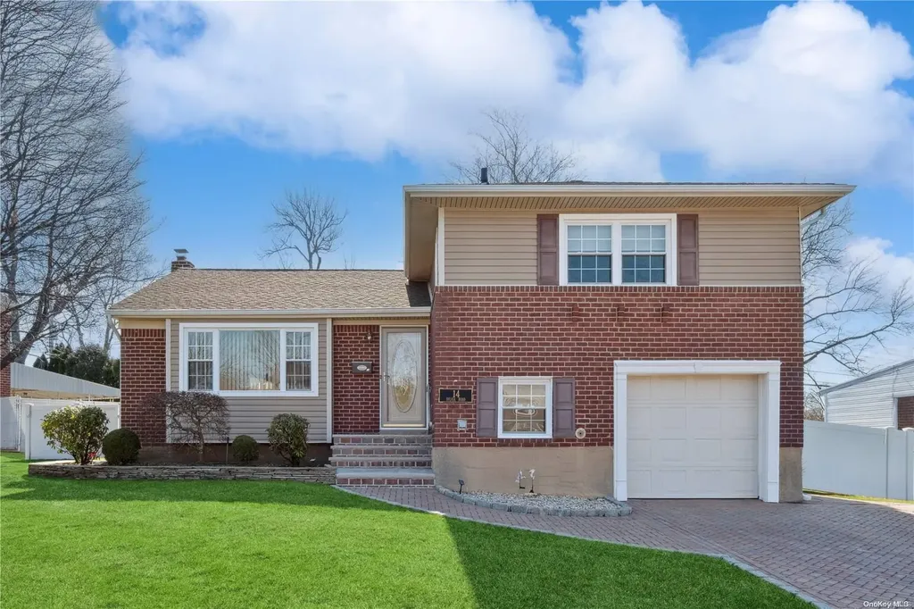 14 Sylvia Road Plainview NY 11803