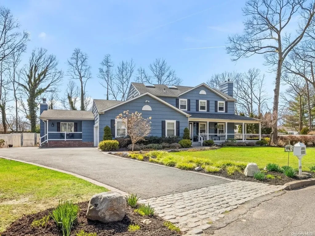 12 Hillcrest Place Mount Sinai NY 11766