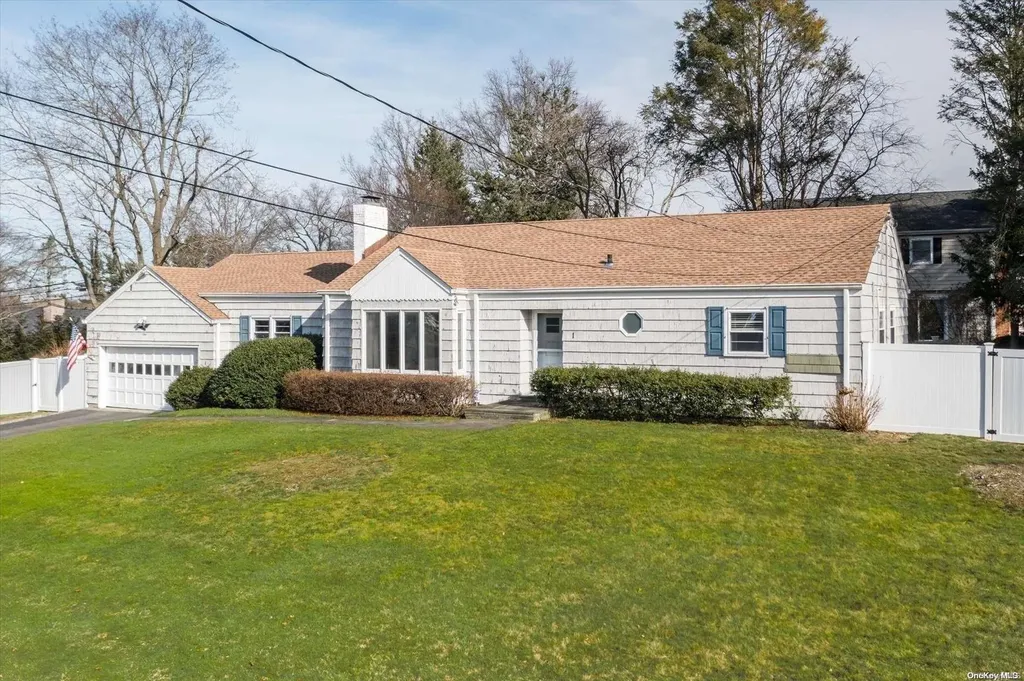1 Bower Place Huntington NY 11743
