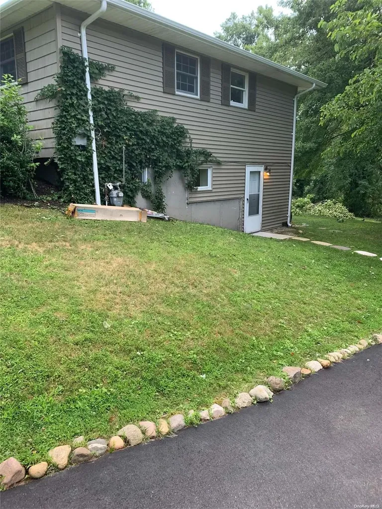 3 Harbor Circle Centerport NY 11721
