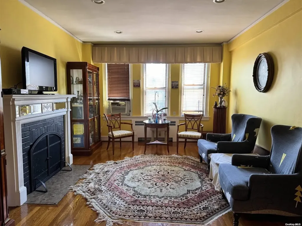 8 Barstow Road Great Neck NY 11021