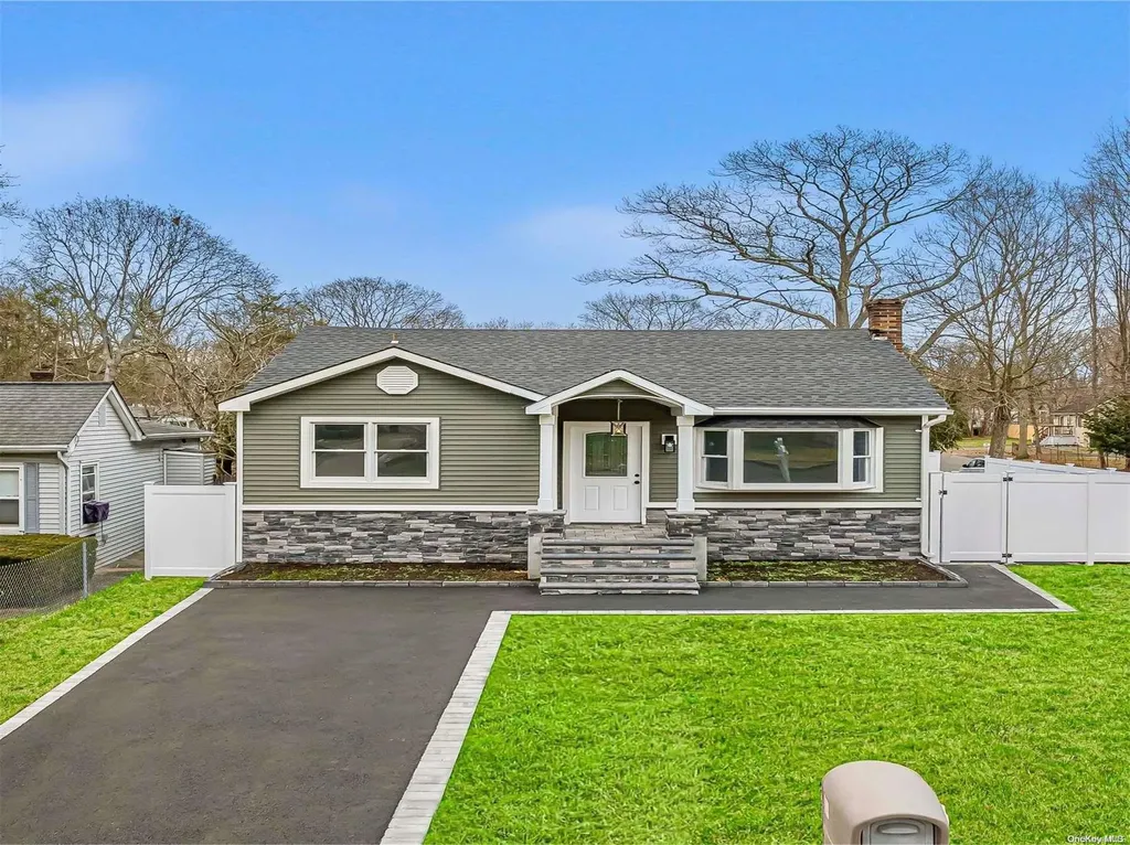 73 S Evergreen Drive Selden NY 11784