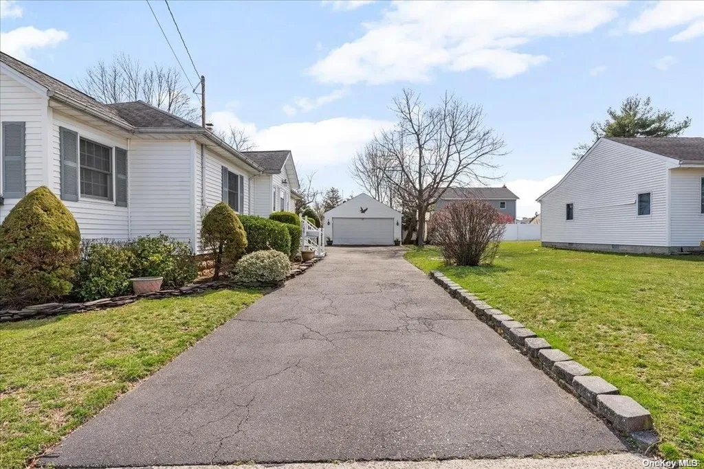 68 Caroline Street Bethpage NY 11714