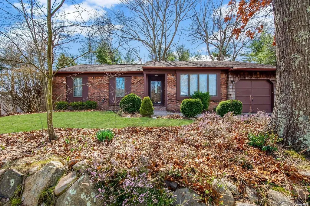12 Rolling Hills Drive Ridge NY 11961
