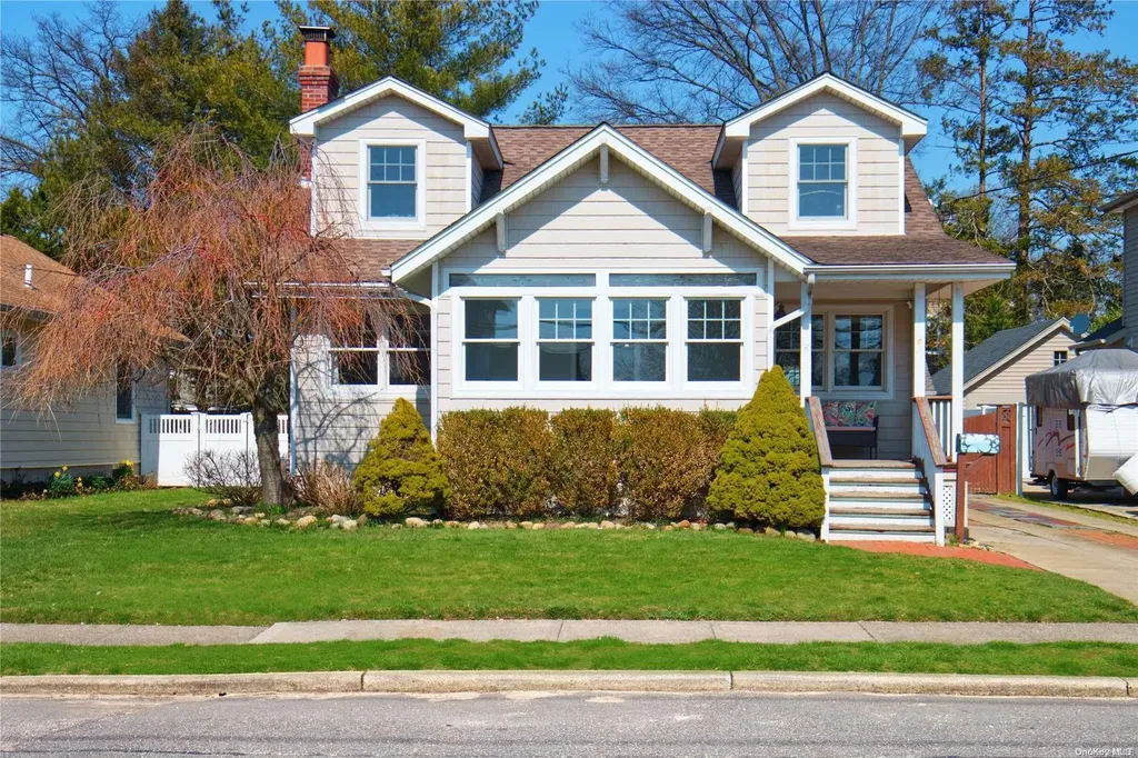 77 Burtis Street Lynbrook NY 11563