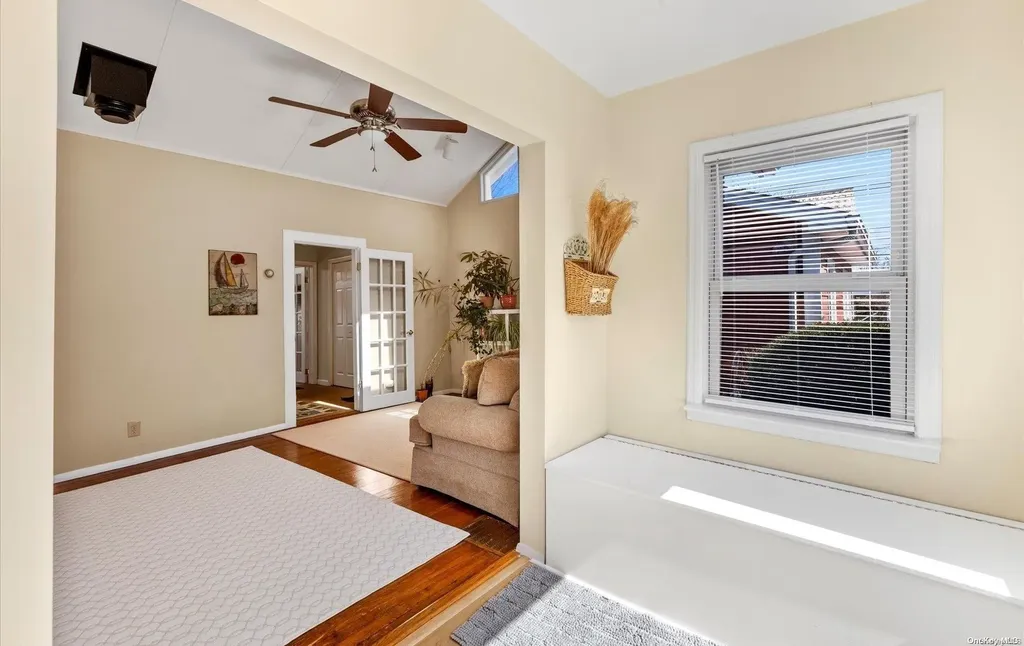 72 15th Avenue Sea Cliff NY 11579