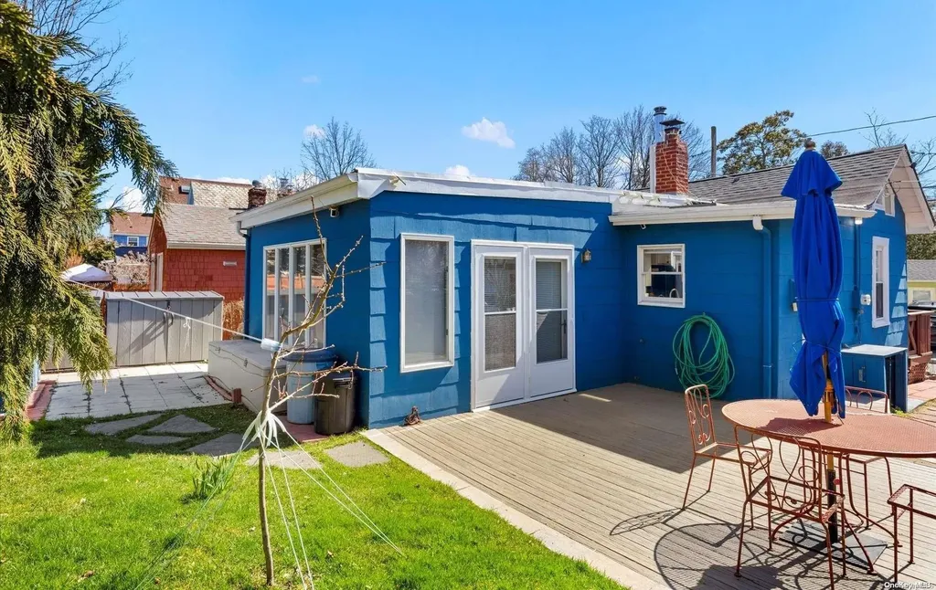 72 15th Avenue Sea Cliff NY 11579